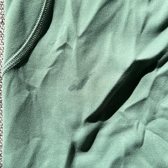 Lululemon invigorate leggings size 4 - Picture 4 of 4